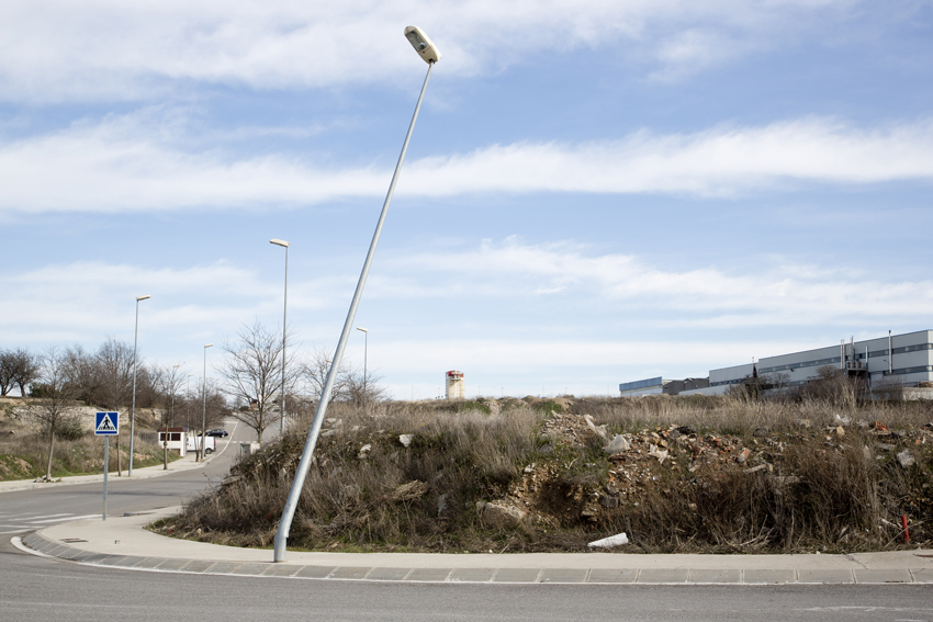 Oliver Villas denuncia falta de mantenimiento en la zona industrial de Cervera. FOTO: Oliver