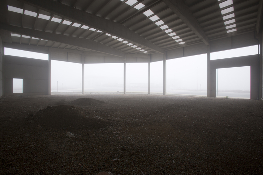 Nave vacía en Torrefarrera. FOTO: Oliver Villas